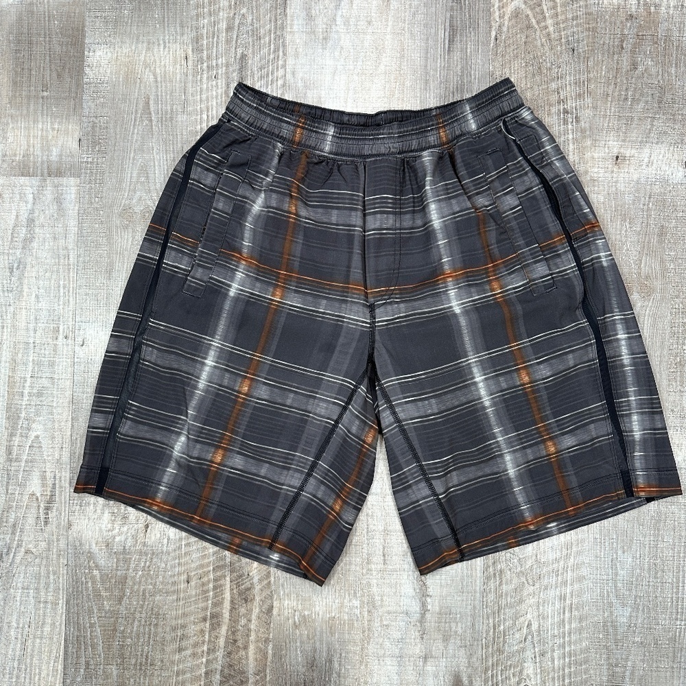 Lululemon Run Response Gray Brown Plaid Men's Shorts Size M - Picture 2 of 9 Lu